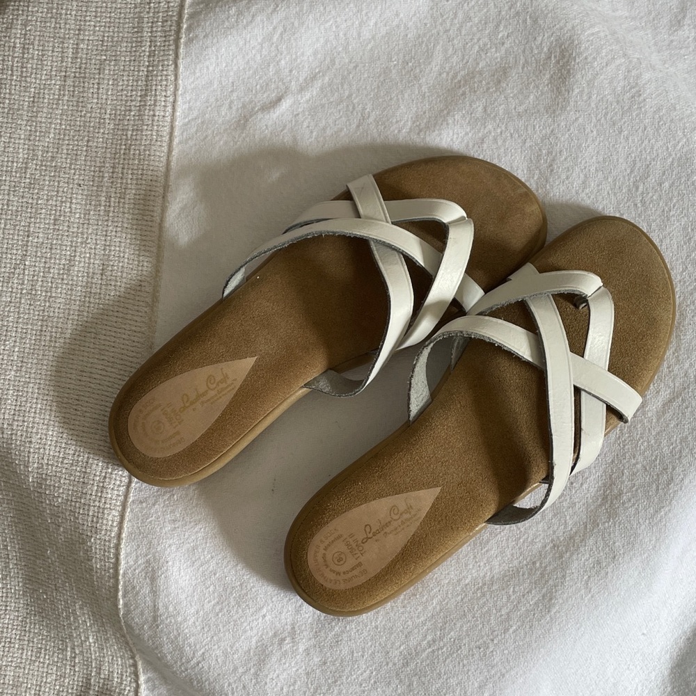 🩴 Tong Sandals by Leather Craft - size 8.5 - like new!